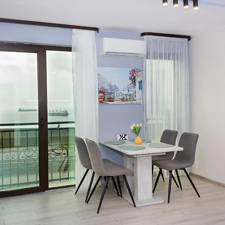 Apartament New Colorful 1bd Getaway With An Amazing Sea View By Flat Mаnager